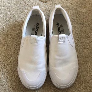Adidas Nizza Slip On Sneaker Men’s Size 6/Women’s Size 7